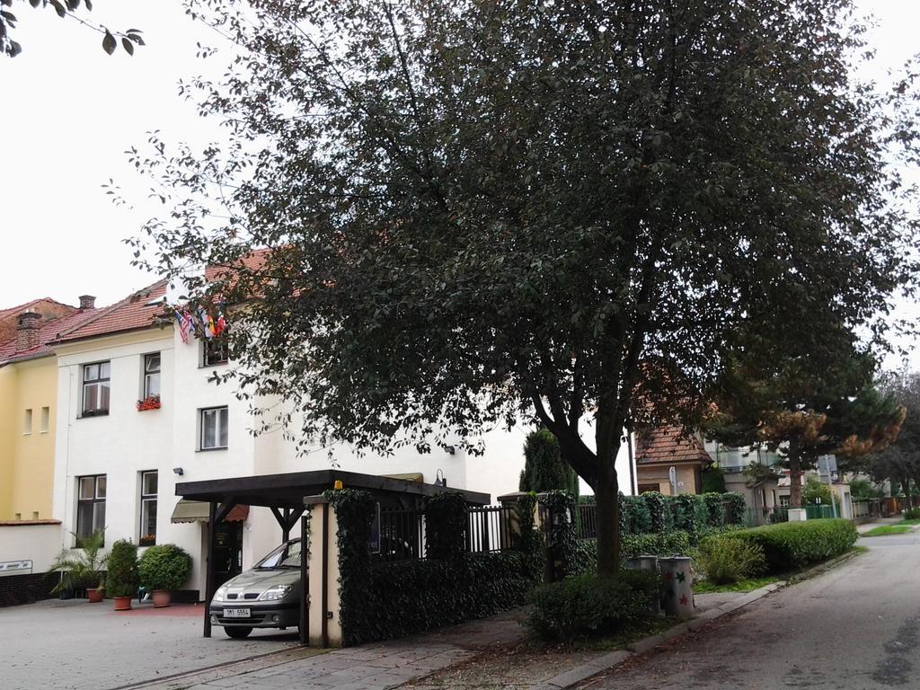 Penzion Ema B&B Prostějov Esterno foto